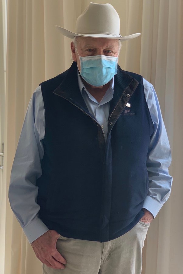 hruska_c's tweet photo. Dick Cheney says WEAR A MASK. #realmenwearmasks https://t.co/euPwkkdPiW