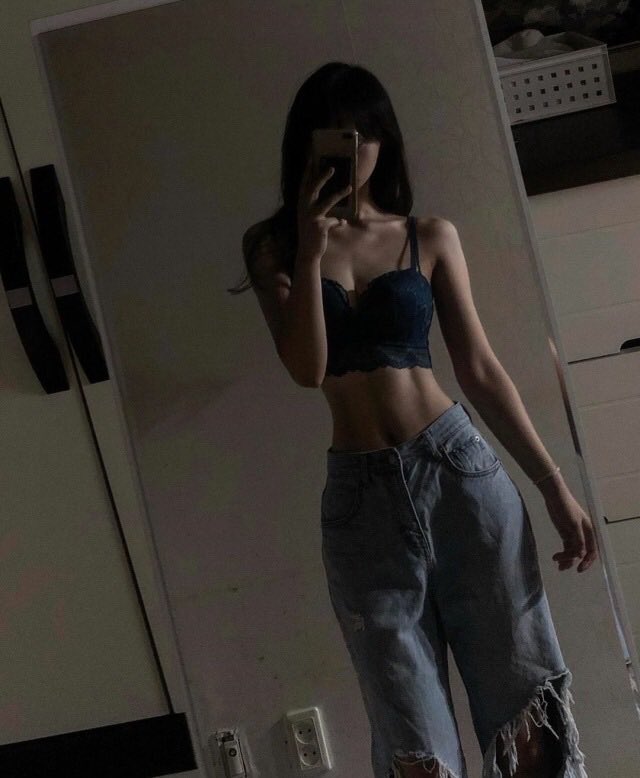 Uglykil0s's tweet photo. manifestacion para cuando se termine la cuarentena 😭 https://t.co/MwpN9WrUY4