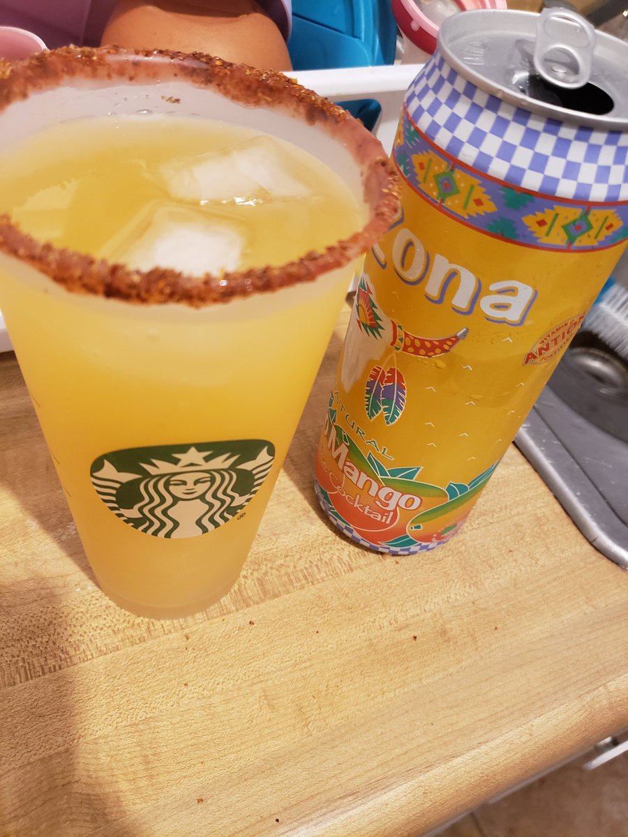 Lupeee112's tweet photo. @LEXXXLIEEE made me do it 🤤🤤🤤 https://t.co/YVQqY2gkoB