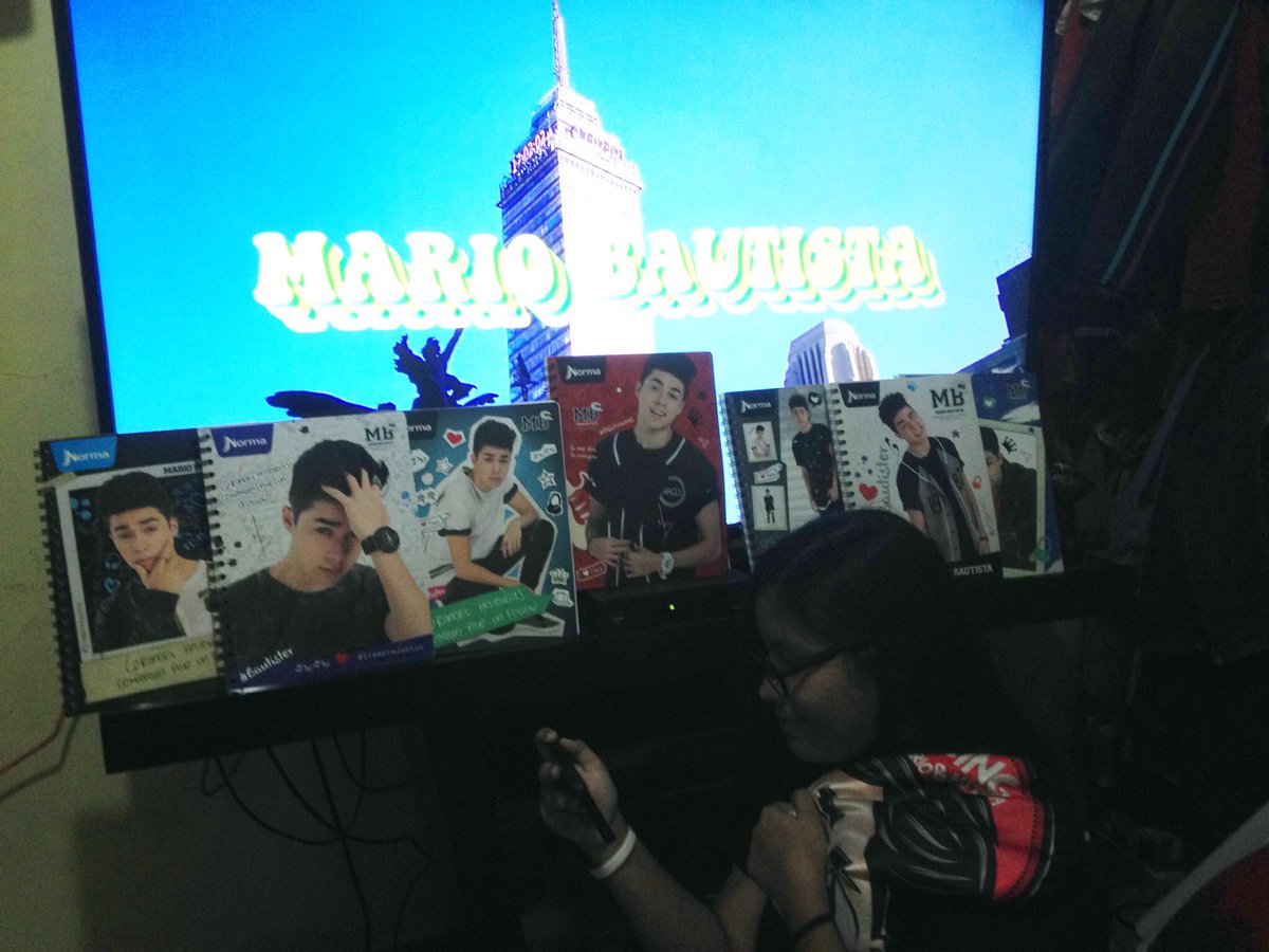 BauFtSaak's tweet photo. Fue lo mejor que pudimos hacer mi tía y yo jajaja 🌚❤️. @mariobautista_ 

#StreamMB https://t.co/b9X9tMl280