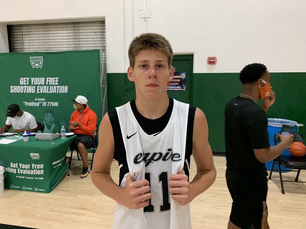 TexasHoopsGASO's tweet photo. #DallasGASO The trio of @GehrigNormand20 @CarsonJach and @Bobby_McWard powered @3dHoopsAcademy to a 70-67 comeback win over Texas Thunder. Jach scored 15 of his 16 after halftime #TexasHoopsGASO https://t.co/HQXM7wOSWZ