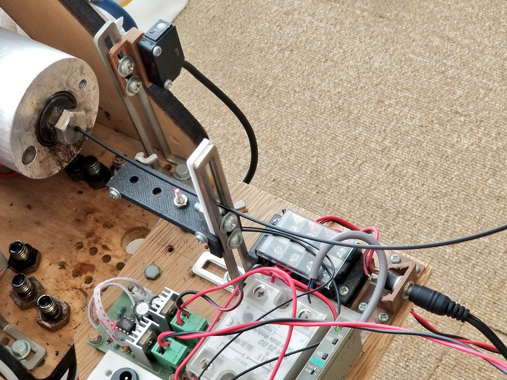 nature3d_'s tweet photo. #FilamentExtruding #ConductiveFilament https://t.co/Qh1SPxqIGm