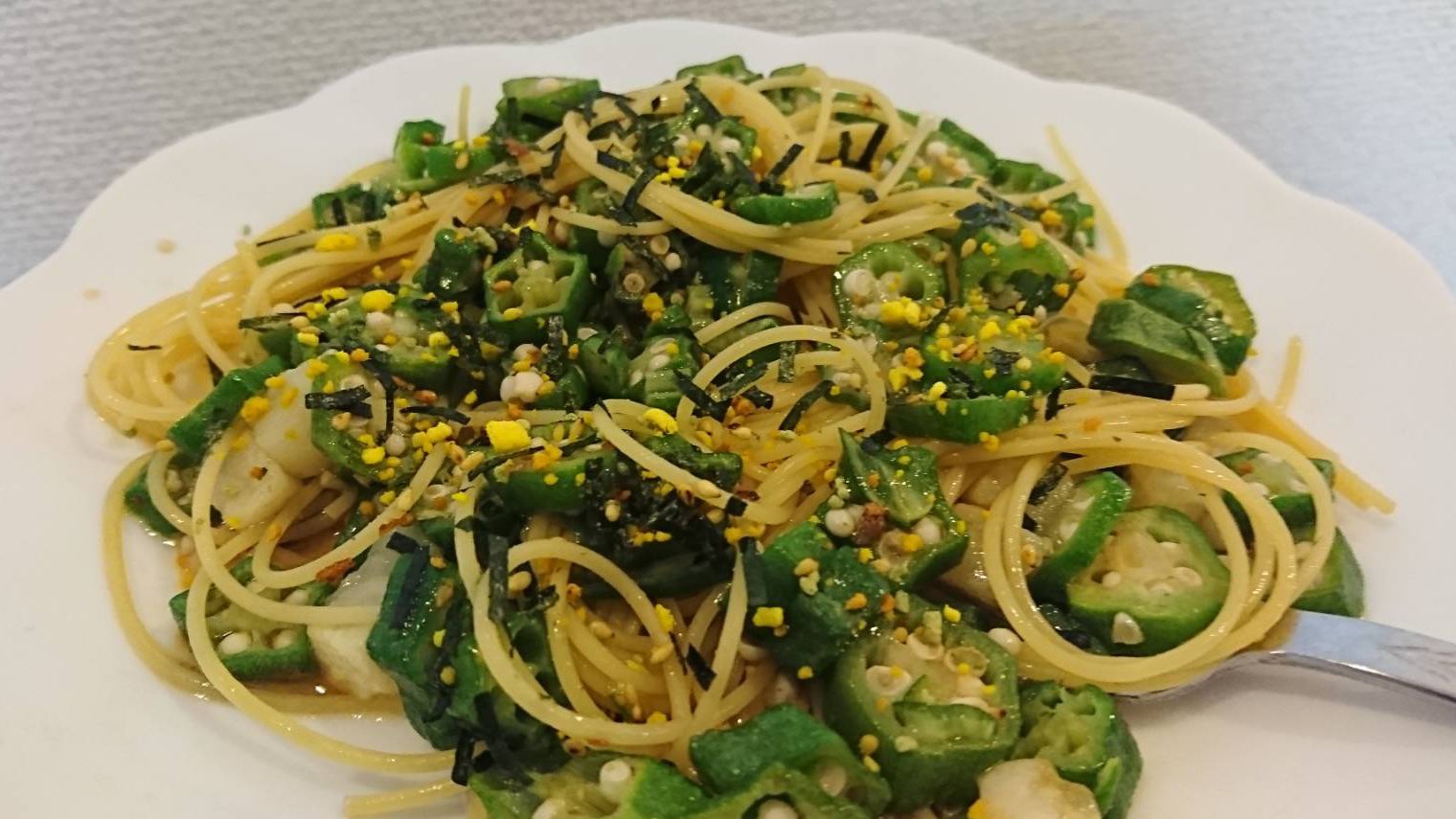 西尾夕香 おゆさんのおうち飯 オクラと山芋ののりたま和パスタ 家にあるもの突っ込みました なパスタ 味は のりたま Gt Gt Gt Gt Gt 醤油 Gt Gt Gt ごま油 写真撮ったあと3倍くらいのりたまかけました 健康の味 T Co Dpstesxntq