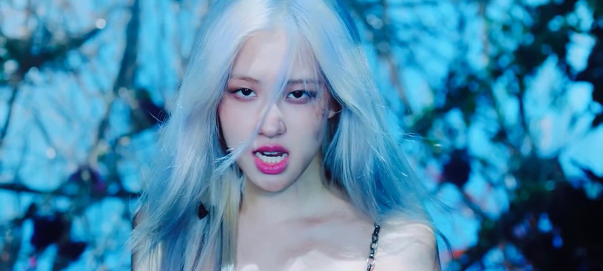 oxyjenlisaaa's tweet photo. #BLACKPINK  's #HowYouLikeThat #ROSÉ https://t.co/Py0BdzjSpf