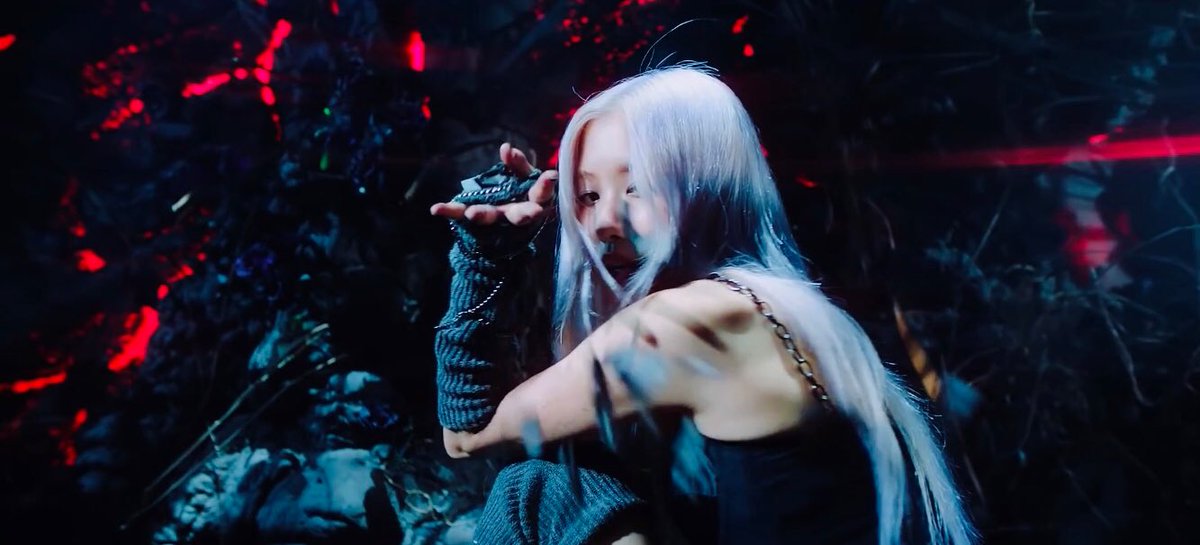 oxyjenlisaaa's tweet photo. #BLACKPINK  's #HowYouLikeThat #ROSÉ https://t.co/Py0BdzjSpf