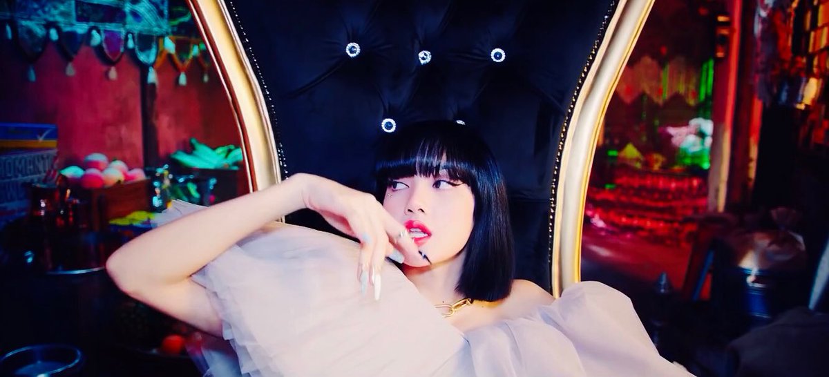 oxyjenlisaaa's tweet photo. #BLACKPINK  's #HowYouLikeThat #LISA https://t.co/XlqL1H6qXv