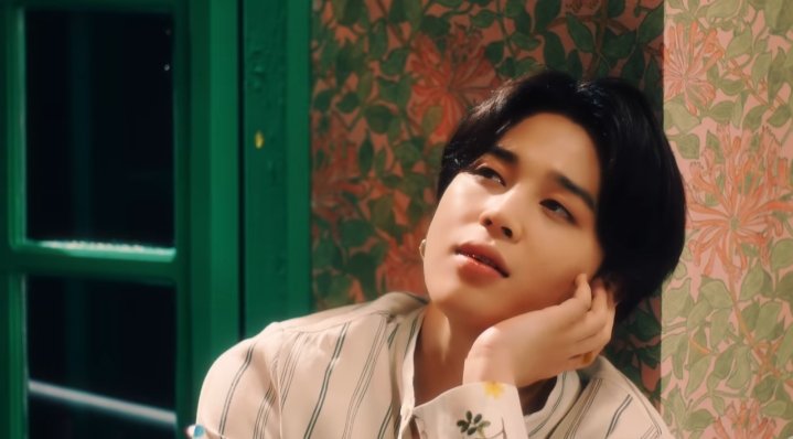 _helovesmiori's tweet photo. Park jimin " stay gold 💛"
#StayGoldMV 
#JIMIN https://t.co/9gOMjPWV5Z