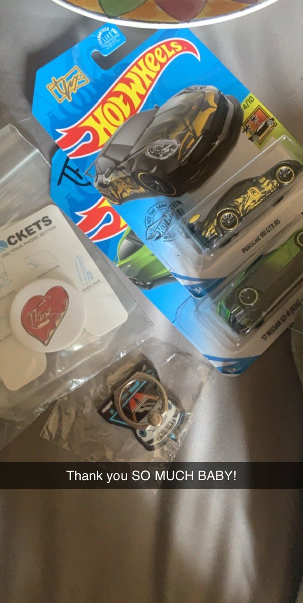 damienyoung18's tweet photo. My boyfriend got me @tannerfox merch!! Surprised me today with the 911 GT3RS hot wheel(!), a shirt, a hat, and pop sockets and I’m so freakin happy!!! Thank you @sargent836 for the birthday gifts I love you 💕!
#tfox #tannerfox #tfoxbrand @SpacestationGG https://t.co/YTmL96vndg
