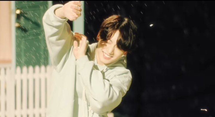 _helovesmiori's tweet photo. Jeon jungkook "stay gold 💛"
#StayGoldMV 
#JUNGKOOK https://t.co/58lGK5ilH8