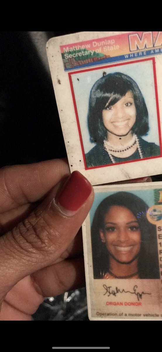 stephsooosavage's tweet photo. Then vs now lol I laugh every time I see this picture cause when I lived in Maine where the sun donβt shine I was pale, but I love my skin so much. You can duplicate this magic β¨β¨ #melaninpoppin #mainetoflorida https://t.co/vfOd1rfIqo