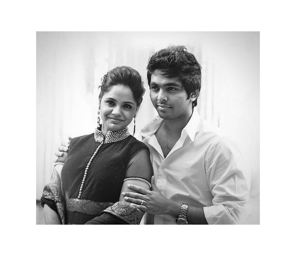 DMari72's tweet photo. Happy wedding anniversary 😍♥️@gvprakashkumar@saindhavi https://t.co/a17fjzcI5L
