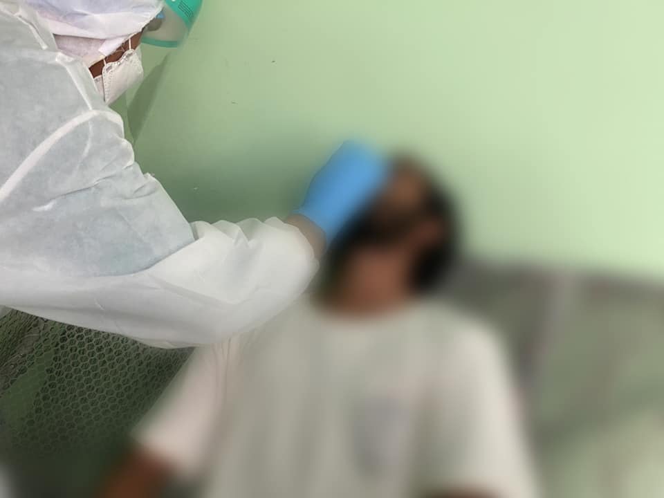 ކަރަންޓީނުގެ މުއްދަތު ނިންމާ ދޫކޮށްލުމުގެ ކުރިން 50 މީހުންގެ ކޮވިޑް ސާމްޕަލް ނެގުމުގެ މަސައްކަތް 27 ޖޫން 2020 ދުވަހުގެ ފަތިހު 4:30 އިން ފެށިގެން ކުރިޔަށް ގެންދެވުނު.  ސާމްޕަލްތައް މިއަދުގެ ހަވީރުގެ ވަގުތެއްގައި މާލެއަށް ގެންދެވޭނެ.
<a href="/MoHmv/">Ministry of Health</a>  <a href="/HPA_MV/">Health Protection Agency</a>  <a href="/FVMCouncil/">Fuvahmulah City Council</a>