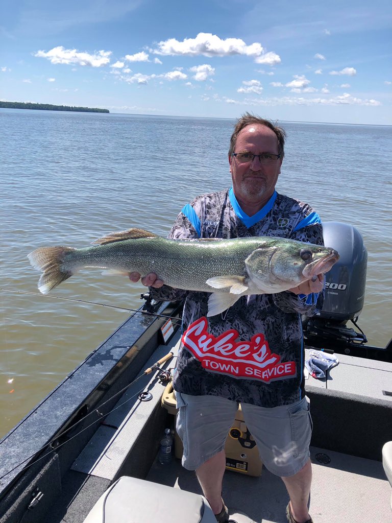 BurleyTownsend's tweet photo. Wow!! What a beautiful day on the water, tons of fish, endless laughter, incredible friends. Makes for a perfect day!
#lukestownservice
#kingfisherboats https://t.co/MnbLf2ejHT