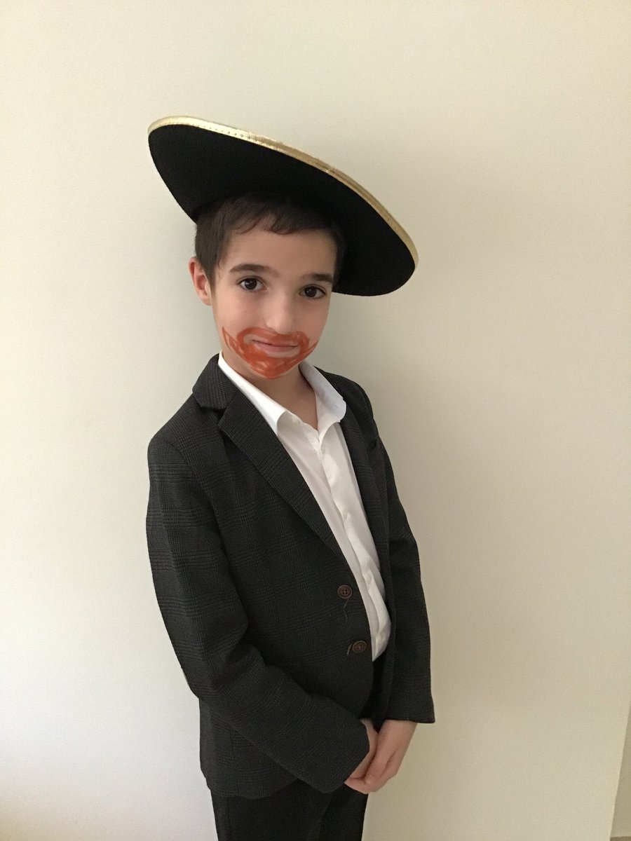 BSB_KS2's tweet photo. Learning about famous artists &amp; portraits. @britishschoolro @BSB_KS2 Kahlo, da Vinci, 
van Gogh &amp; Courbet. All got dressed in 5 minutes! #potraiture https://t.co/Xp4wOLijZY