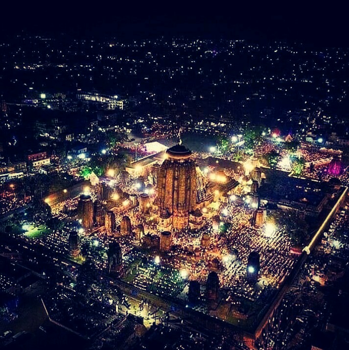 desi_thug1's tweet photo. Temple where shiva worshipped as Harihara, a combined form of lord shiva and lord vishnu https://t.co/btC1QVE84H