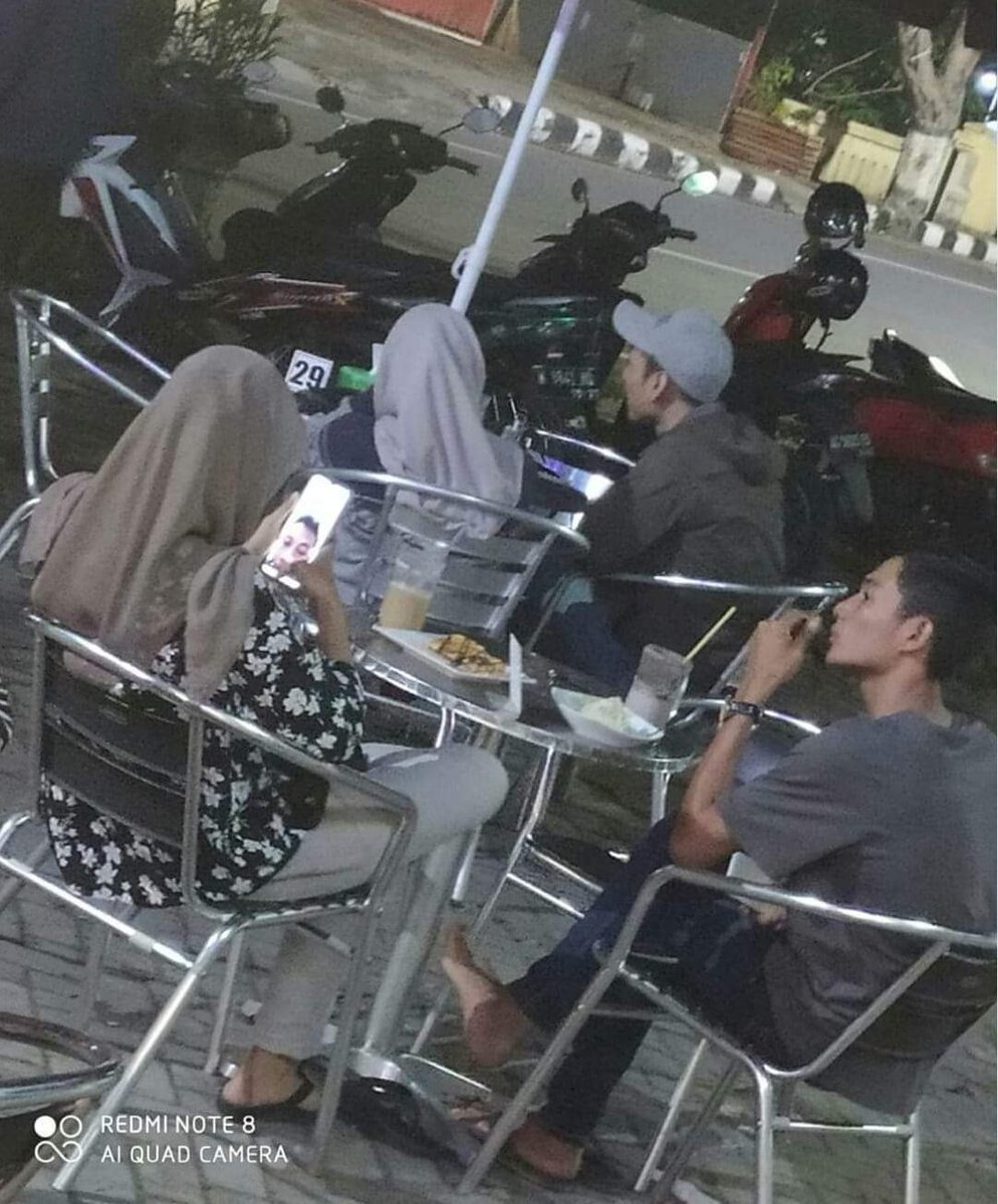 angksaputraa's tweet photo. Dari sini kita belajar siapa sebenarnya yang tukang selingkuh https://t.co/PWxqlbXWtU