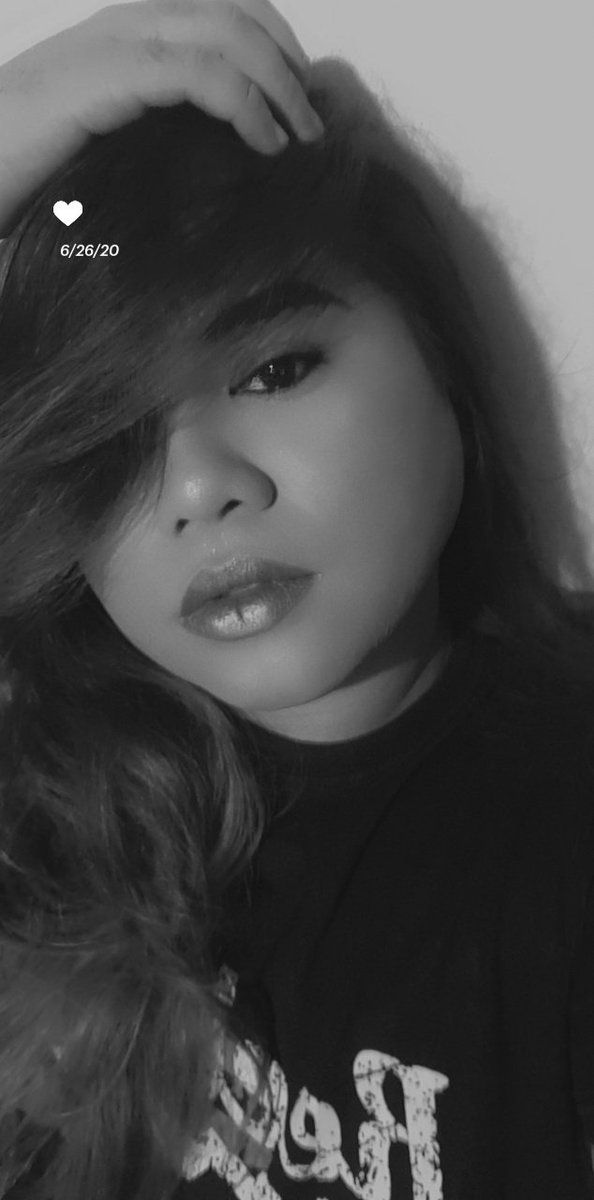 Itsmekenn1's tweet photo. Head shot or Mug shot?
🤣🤣
#HappyPrideMonth2020
#PrideMarchFromHome
#OnlinePride
#PrideMonth
#BlackandWhite
#Snapchat
#JuneisforLGBTQ https://t.co/qoe90MaYpC