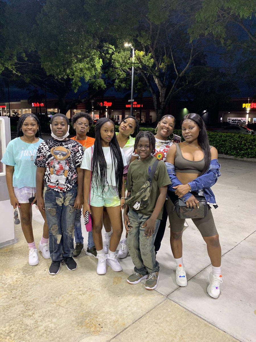 __DivaRee's tweet image. Fam{ily} Sisters &amp;amp; Brothers 👬🏾👭🏽👭🏽👭🏽 &amp;amp;&amp;amp; We ALL we NEED 💙🔐 #MissingOne