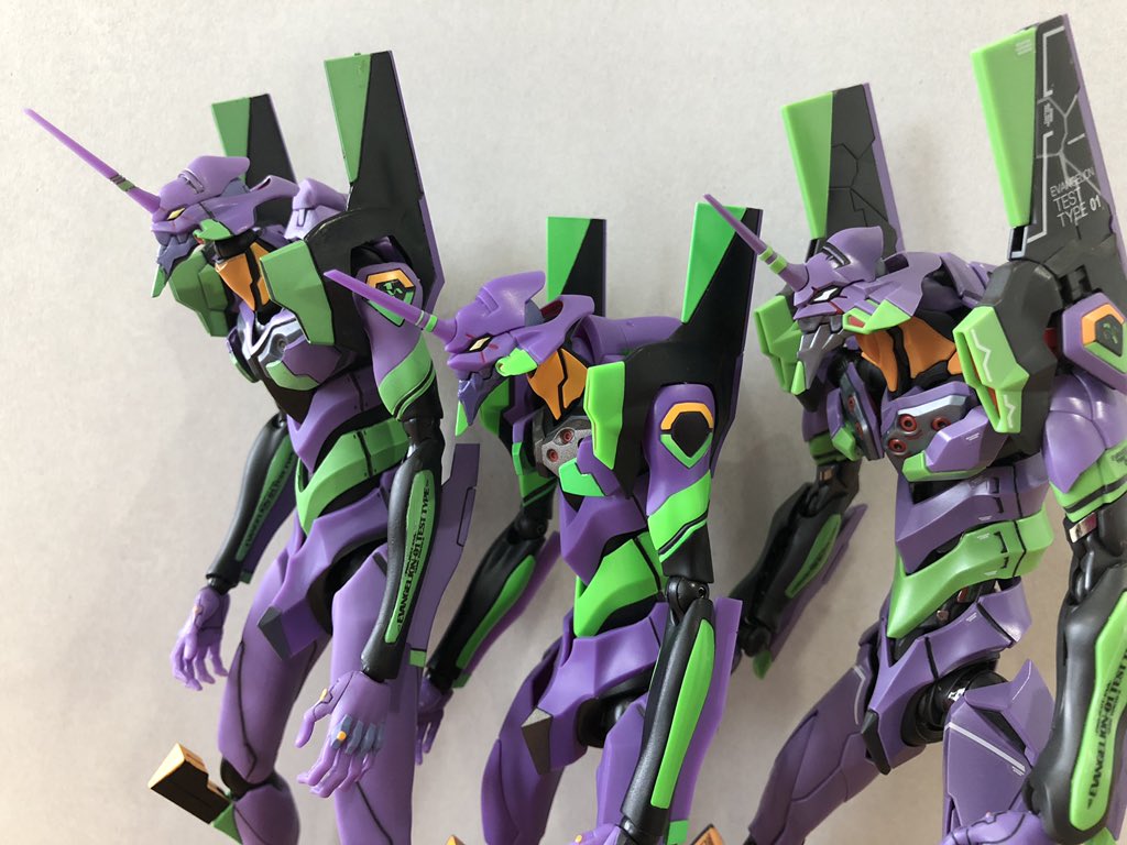 ザッとした体格の比較を。左から #Mafex #ロボット魂2020 #RG です