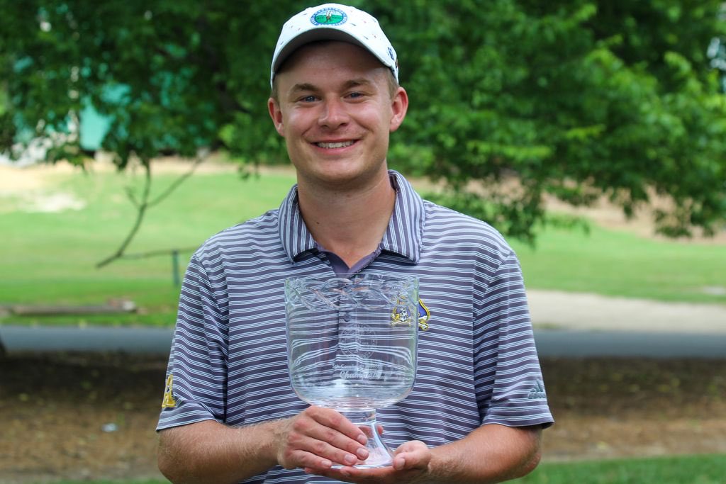 Cannongolf2018's tweet photo. What an awesome two weeks for cannon golf (current and alumni)

@tim_bunten Carolinian amateur champion  (-9)

@lansdonr Golfweek Myrtle beach intercollegiate champion (-10)

Charlie Barr runner up North Carolina Junior

Will Gordon- final group paired with @PhilMickelson https://t.co/TpFZNLC2sY