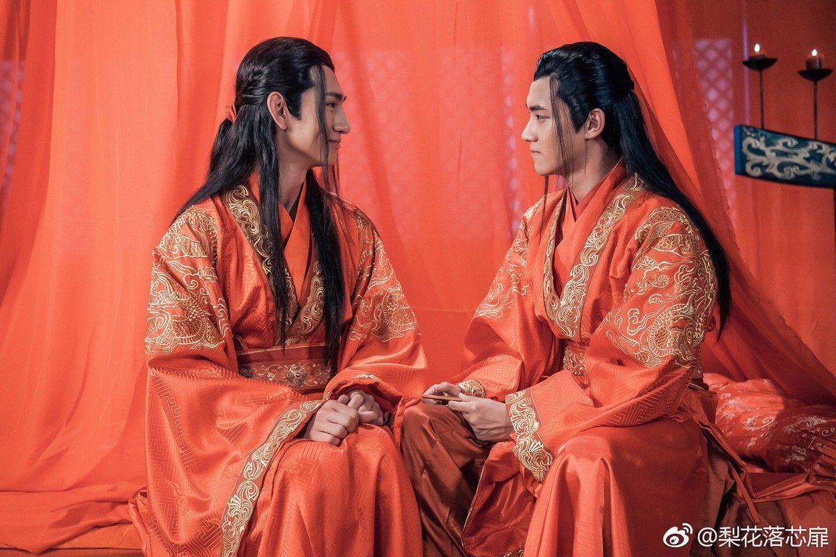 KpopKdramaBL's tweet photo. Currently watching...❤❤❤
#loveismorethanaword #yanzidong #jiangzile #taomo #gushe https://t.co/wbwYpUoEmO