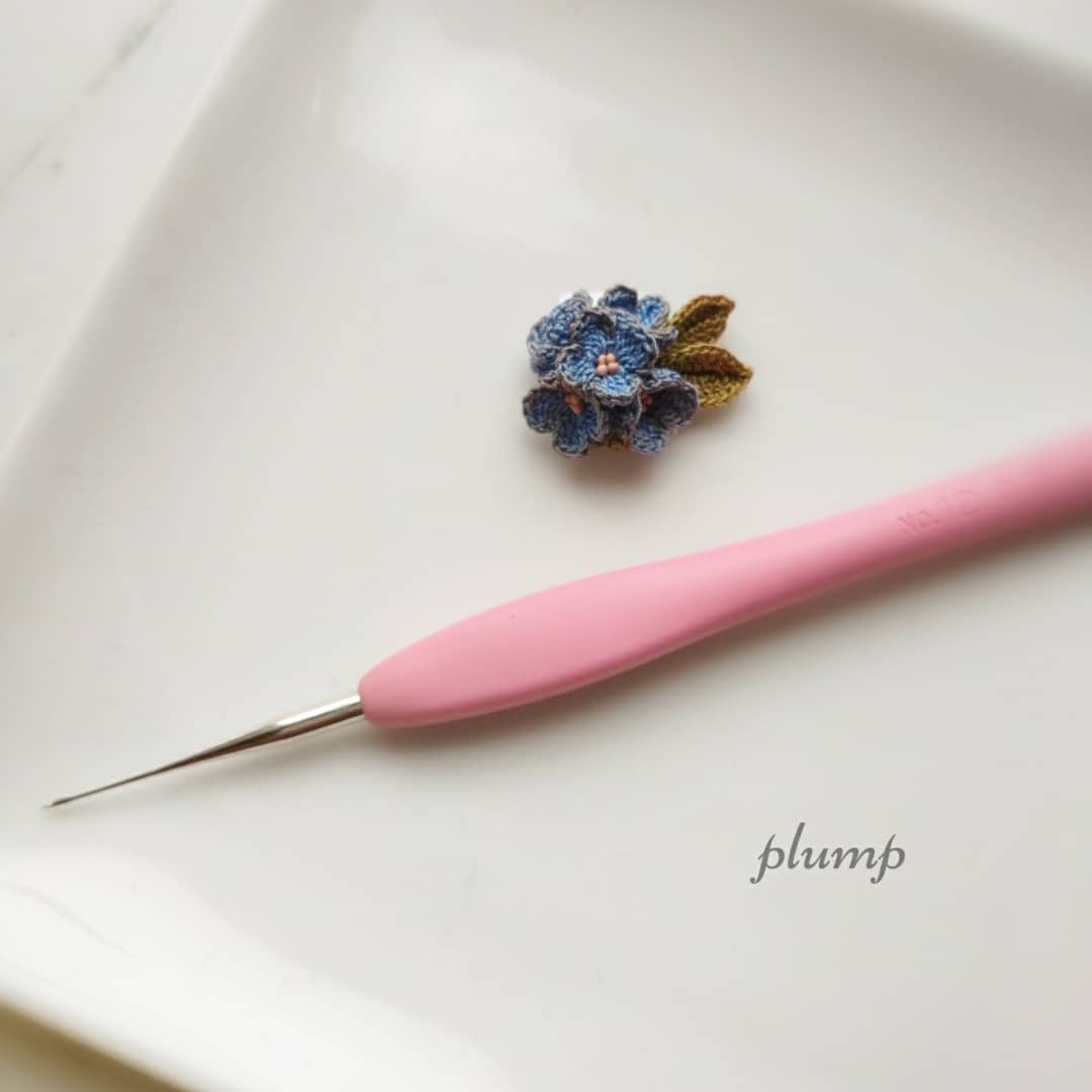 Plump26677003's tweet photo. 小さな小さなブルーのお花のブーケ💐
大きさ約2.3cm×1.5cm
同じのをもう一つ作って
ピアス/イヤリングに♪
#かぎ針編み #DMC80 #ミニチュア #編み物 #レース編み https://t.co/1DoWwdh1So