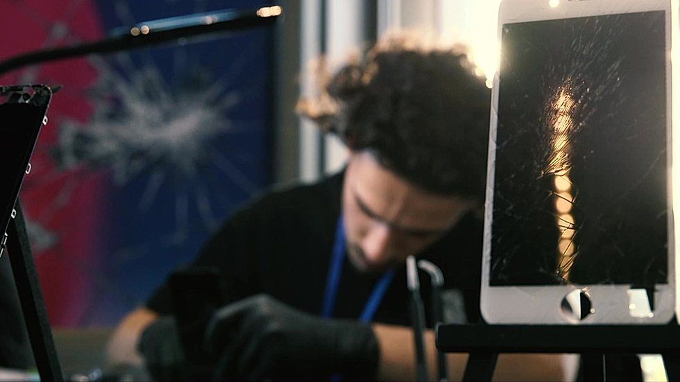 A social enterprise that repairs phones <a href="/CrackedIt/">Cracked It</a> buff.ly/2B5krZ9 📱#SmartPhone #Gadgets