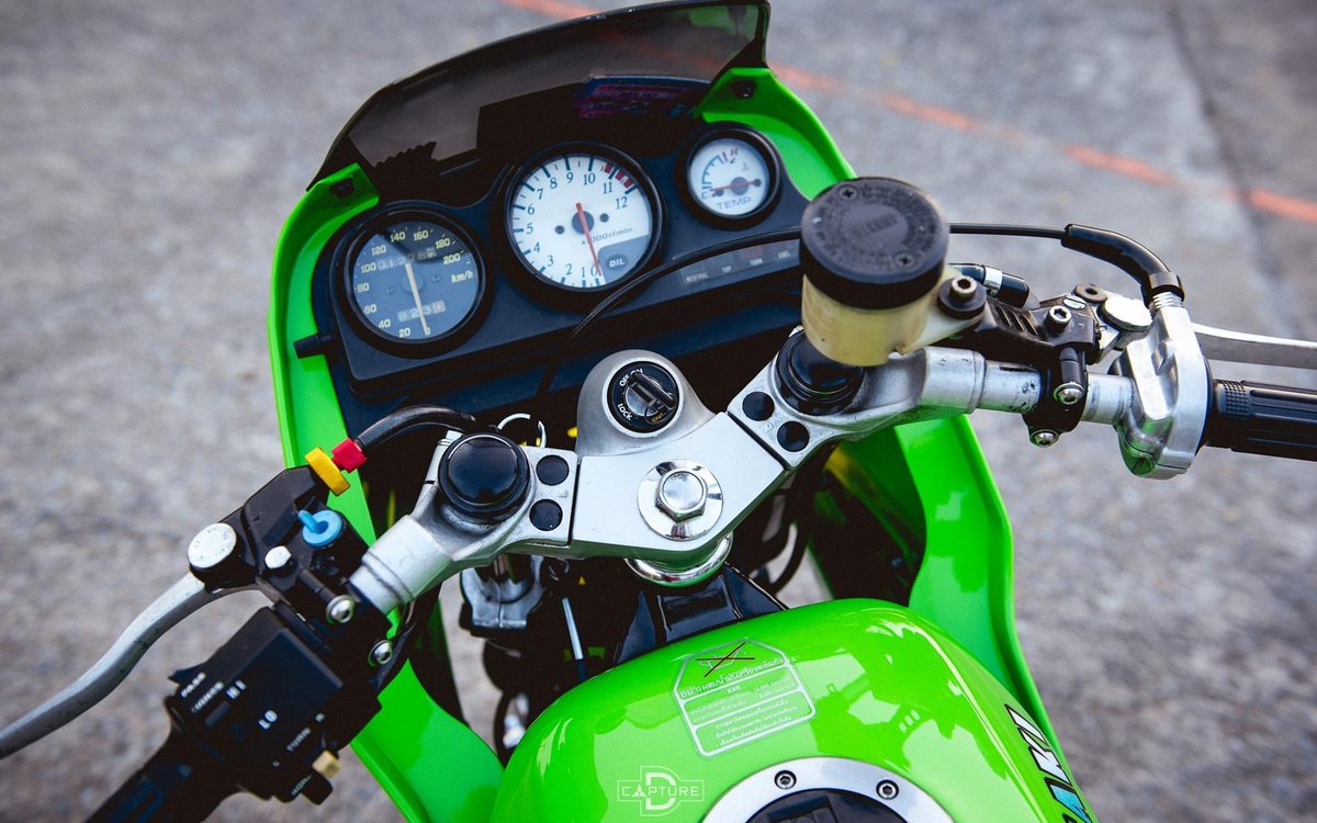BikersRanger's tweet photo. Kawasaki Kips KR150 Thailook ! Penampilan simple jentera lama yang masih berbisa !
Kredit: FB Decapture Racing
#bikersranger #TBRraretrok #SangapThrottle #Kawasaki #KR150 #KIPS #Kipas #petak https://t.co/eoEKbGTIjU