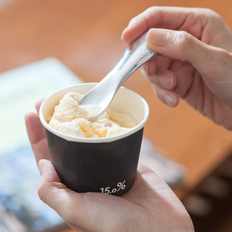 フリーデザイン 北欧 ロングライフ スタンダード A Twitteren スプーンを持つ手 の体温が先端まで伝わり カチカチに凍ったアイスクリームを食べやすく溶かしてくれる 15 0 の アイスクリームスプーン アイスクリームのためにだけに考えられた ちょっぴり