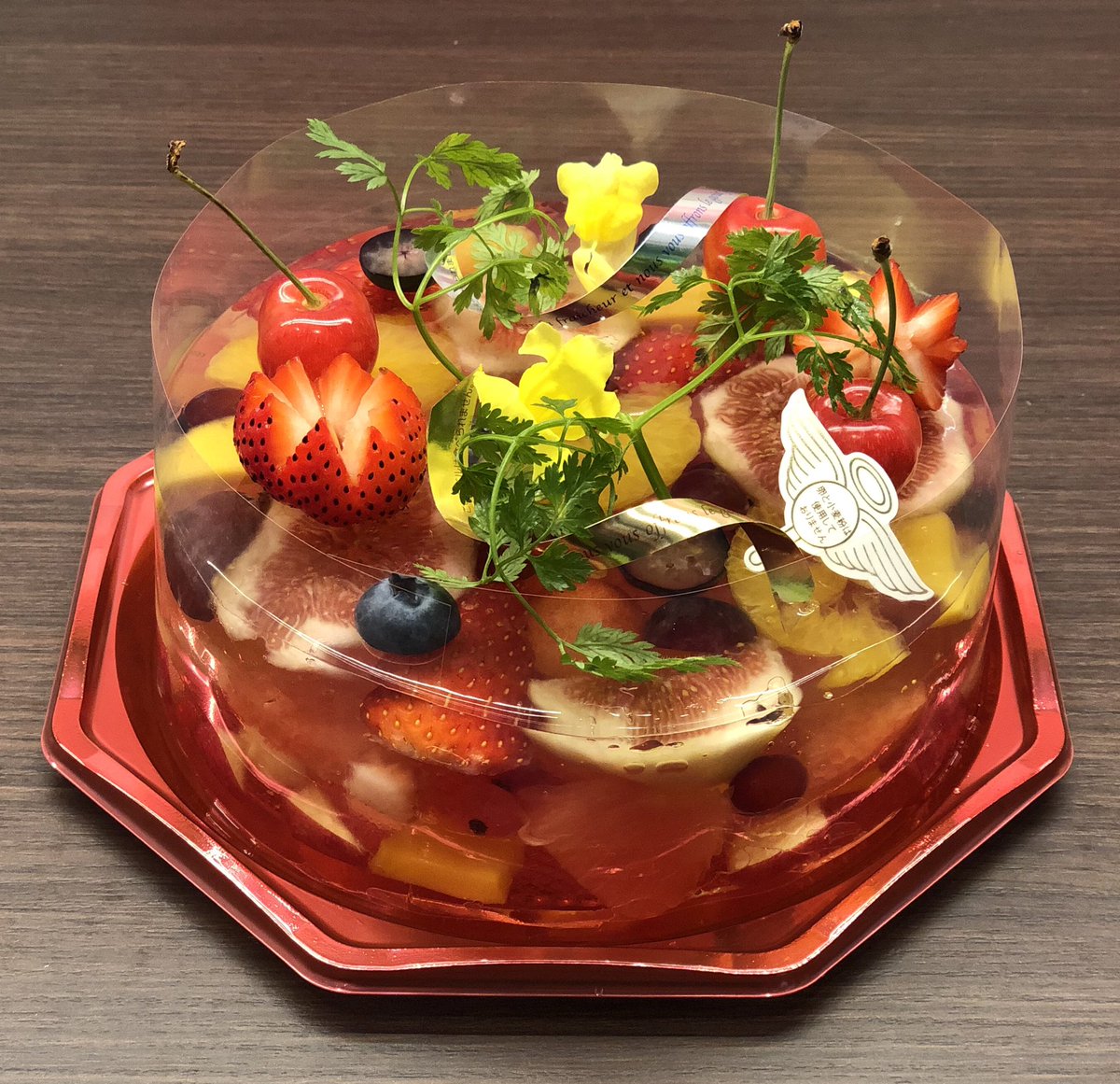 Patisserie Crejouer パティスリークレジュエ エンジェルゼリー 15 本日も沢山のお 誕生日ケーキ はじめ様々なお祝い用のホールケーキのご予約を頂きまして誠に有難うございます お陰様で週末は沢山のバースデーケーキなどのご予約を頂いており