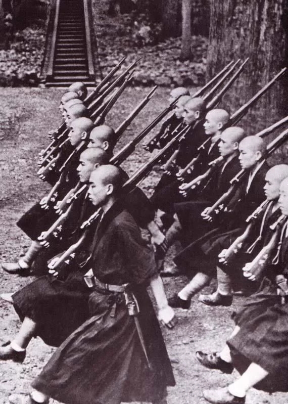 Wallenius believed that the strength of the Japanese people came from their “superhuman sense of duty and their morality of self-sacrifice and fellowship present in all social classes”. He saw similarities between the Bushido and his own fascist ideals. 5/14
