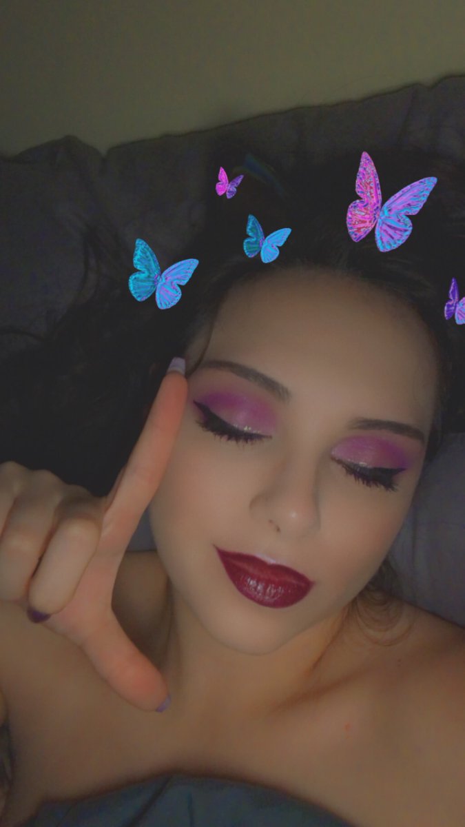 YourPhoenixRose's tweet photo. A good makeup day makes you feel some type of way! #feelinmyself #badbitch #alphafemale #truedomme @GhostWriter251 @rtpiggyrt https://t.co/q3u2i3IJ7K
