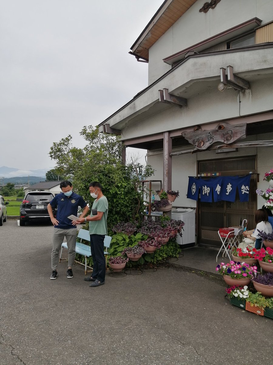 verdyamaga's tweet photo. （リモートマッチ）ようやく再開しますね⚽安房峠抜けて富山まで来ました。ちょっと休憩、ランチタイム🍱大衆食堂島田さんです。ここの名物は、、、#yamaga #松本山雅 https://t.co/ftUAF8DJ1U