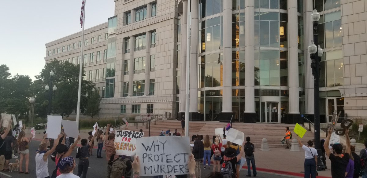 ofmbot's tweet photo. Ignoring systemic corruption is self destructive in the long run. #slcprotest https://t.co/MlC6RhOGsi