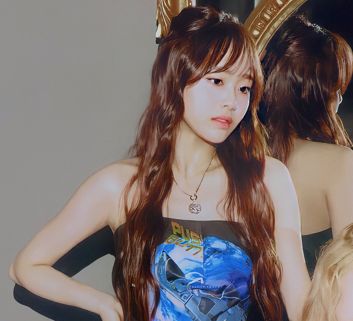 bobseul's tweet photo. CHUU?? CHUU FROM LOONA??? https://t.co/CZdUDIWThb