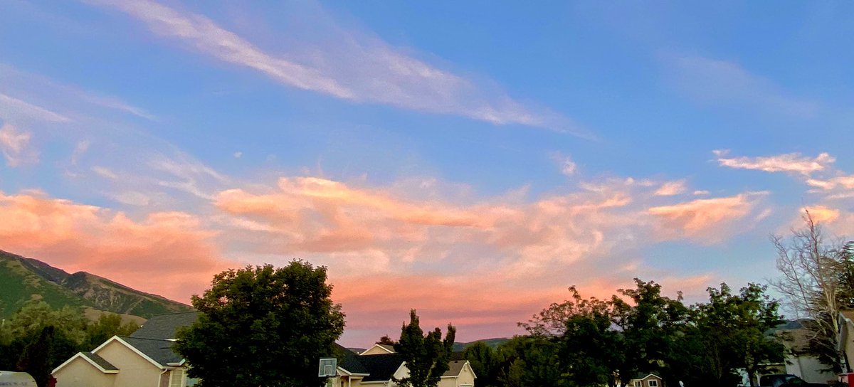 Sunset behind me, looking S.E. towards Corner Canyon, Draper, Utah @StormHour @ThePhotoHour @weathercaster @SunriseSunsetTV @sunset_wx @AlanaBrophyNews @KUTVJill