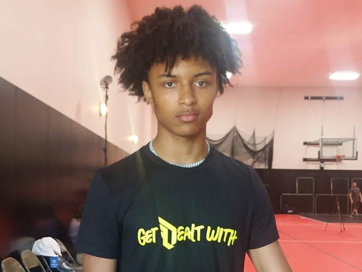 PrepHoopsOR's tweet photo. A rising senior to watch out for next year is Nate Mouzong of @Maverick_Hoops.  He's running with @IEliteHoops this summer/fall and is hoping to turn heads with his athleticism at the point guard spot. https://t.co/6VR3uQJuVw