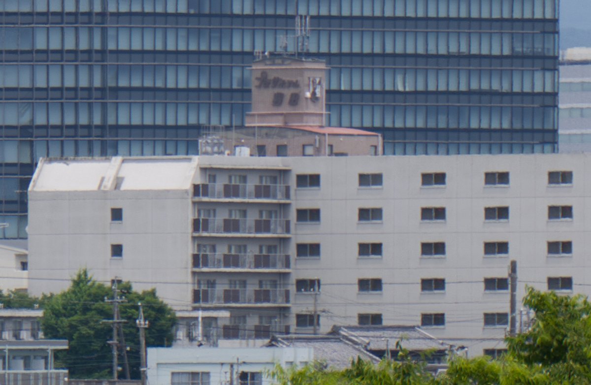 ryunosuke8025's tweet image. SL2のマルチショットようやく試せた。
２枚目がマルチショットからの切り抜き、3枚目が通常ショットからの切り抜き。
Twitterで違いわかるかな？
#Leica #SL2 #Multishot