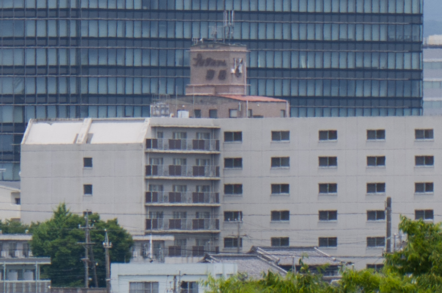 ryunosuke8025's tweet image. SL2のマルチショットようやく試せた。
２枚目がマルチショットからの切り抜き、3枚目が通常ショットからの切り抜き。
Twitterで違いわかるかな？
#Leica #SL2 #Multishot