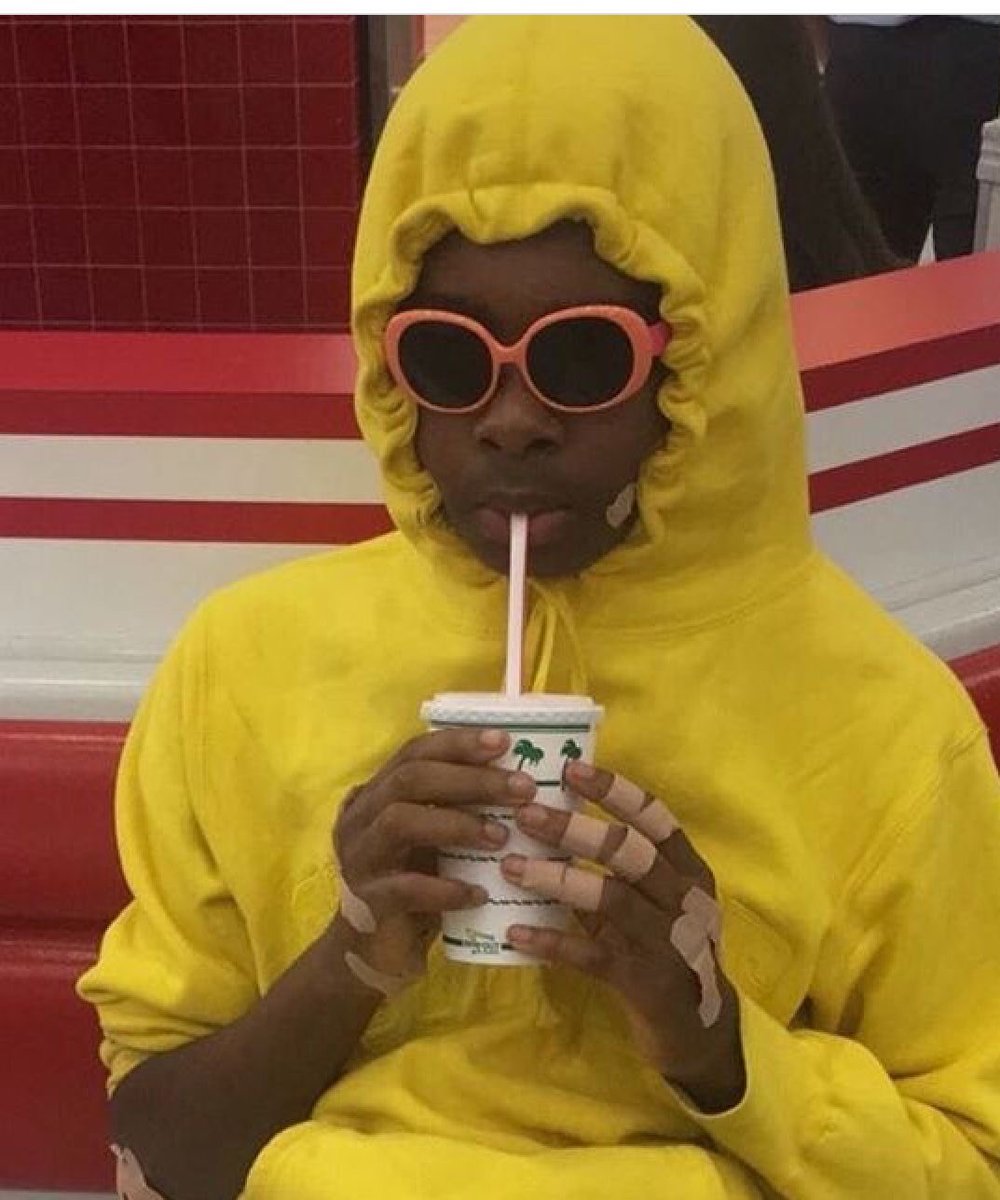 aristol31494640's tweet photo. me wondering if Shane is enjoying his humble pie #shanedawson #ShaneDawsonIsOverParty https://t.co/0oy8WrhKS2