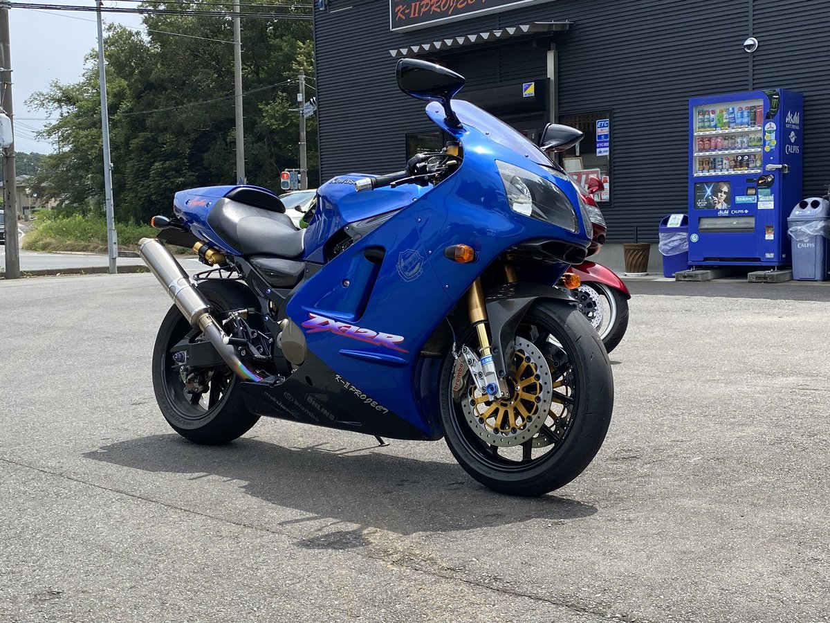 Minoru04473266's tweet photo. タイヤ交換中

#ZX12R
#K2PROJECT https://t.co/2Rjp4VRXu5