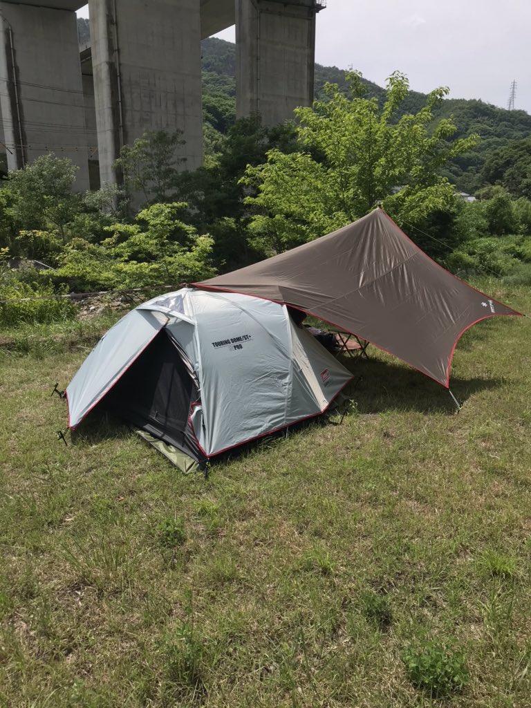 ウチトシ ツーリングドームstとペンタシールドの小川張りで近くの河原に試し張り 広いし設営簡単だったからソロなら十分かも