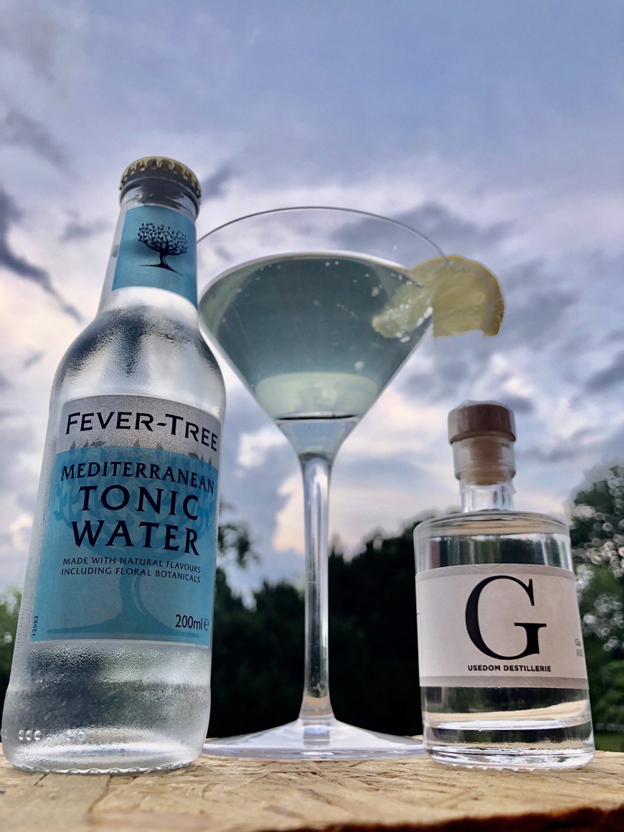 UDestillerie's tweet photo. Weekend recommendation. #usedomdestillerie #fevertree #ud44 #weekendvibes https://t.co/ektTz3rfl7