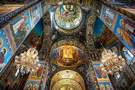 So, the grand murals and mosaics you see in the Church of the Savior on Blood, come to us, thanks to extensive restoration efforts carried out over 3 decades.