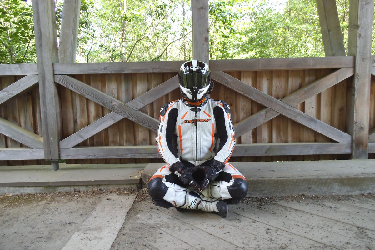 morning all, looks like im under this bridge till the black clouds go away #sportcockandactionshit #Harz #Harzmountains #yourharz #Germany #motorcycles #Sommer i hope you have had a great time since the last time i posted #Peace 👍✌️☀️🌞🐓🌩️