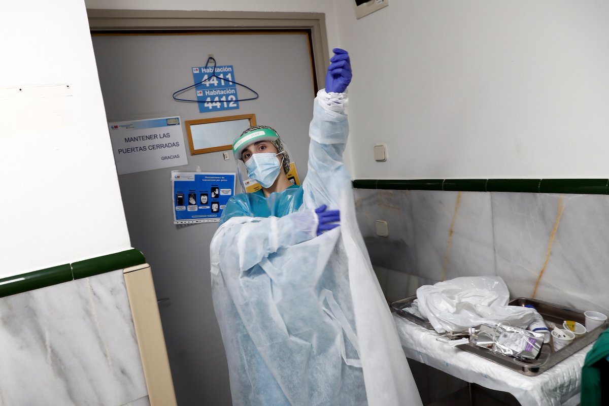 Salut avança una segona onada de Covid a finals d'estiu i acumula material sanitari bit.ly/2YDyTAw