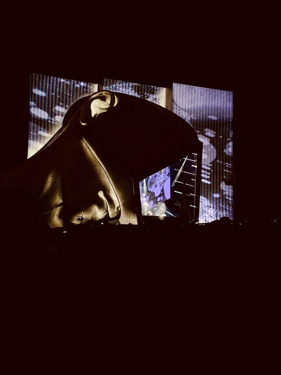 Stevochina's tweet photo. @bbcglasto Before my phone died https://t.co/hhbqkJ9TDQ