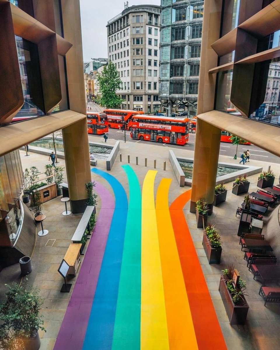 onecityldn's tweet photo. 🏳️‍🌈  Happy #Pride everyone 🏳️‍🌈  🎉  Let's celebrate, support and champion all of our LGBTQ+ friends and family today and every day 💛💚💙💜❤️. Lovely shots from last years rainbow walkway installation at #bloombergarcade. https://t.co/KJra9cUQ7d