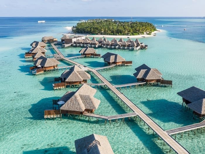 66) Aux Maldives ou Seychelles?