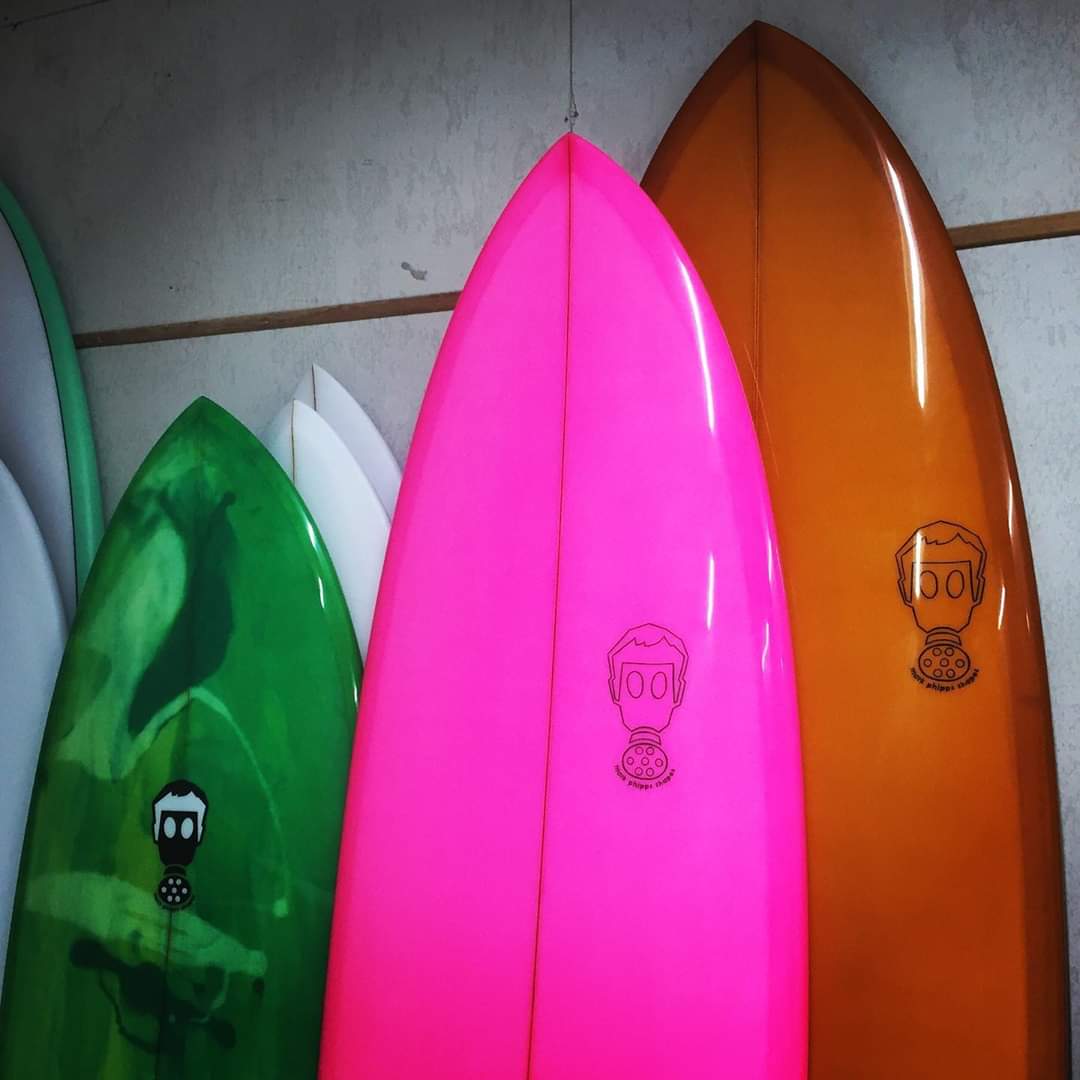 TheSurfMarket's tweet photo. Pulidos perfectos 🌊🤙@phippssurf 🔥 #madeineurope #polished #shinebright #resintint #resinswirl https://t.co/Gs3sOSVXON